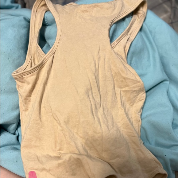 One piece - Picture 2 of 2